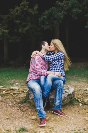 save-the-date-photographer-wood