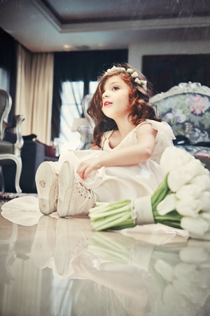 φορεματα-για-παρανυφάκια-kyriakides