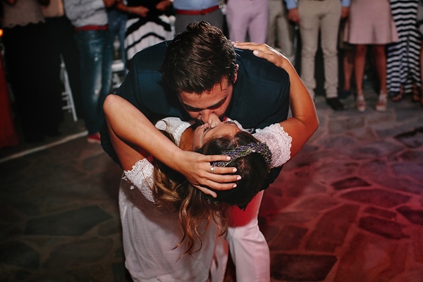 παρτυ-γαμου-σε-νησι-χορος