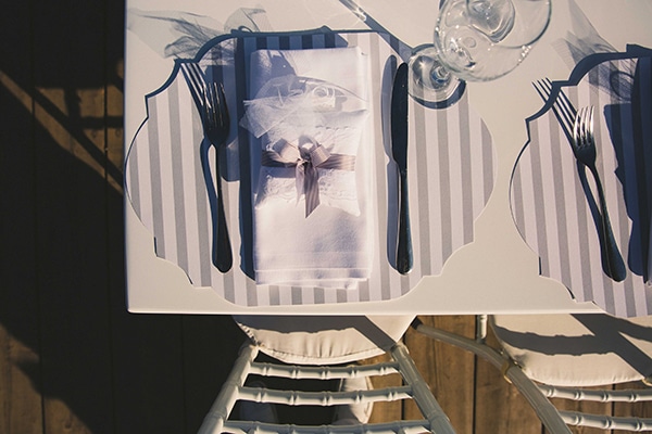 γαμος-με-λευκο-και-γκρι-χρωματα (1)