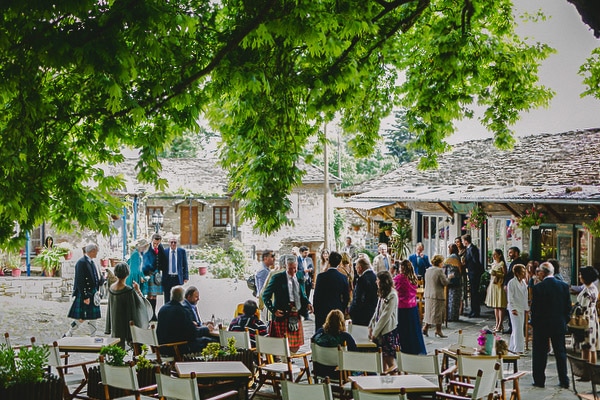 δεξιωση-γαμου-πλατεια