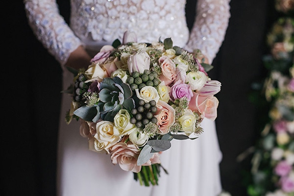 Romantic & elegant styled shoot | In the fields of love