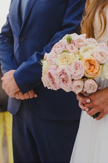 Ρομαντική ανθοδέσμη για φθινοπωρινό γάμο Ρομαντική ανθοδέσμη για φθινοπωρινό γάμο