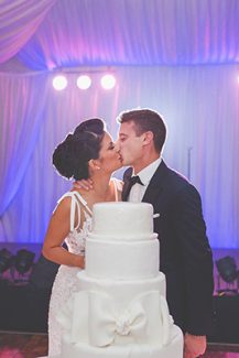 Λευκη τουρτα γαμου Λευκη τουρτα γαμου