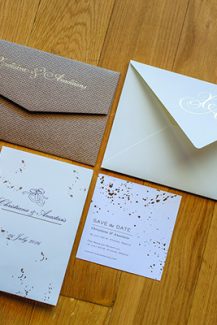 Προσκλητηρια σε γηινες αποχρωσεις