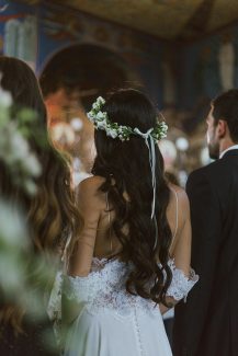 Στεφανακι με λευκα ανθη