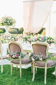 Στολισμος καρεκλας νυφης και γαμπρου