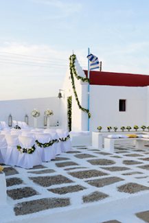 Ανθοστολισμος για εκκλησια