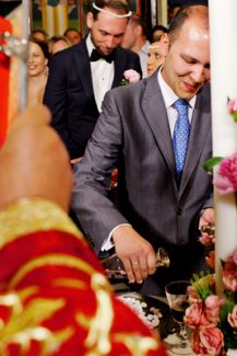 Στολισμος λαμπαδας με παιωνιες Στολισμος λαμπαδας με παιωνιες