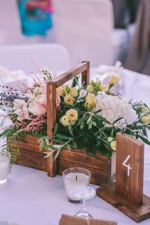 Centerpiece τραπεζιού με ξύλο