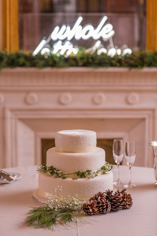 Chic minimal τουρτα γαμου