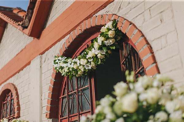 Στολισμος εισοδου εκκλησιας