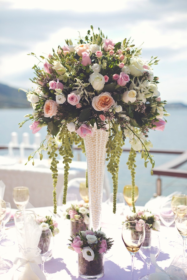 Διακοσμηση γαμου με εντυπωσιακα ανθη