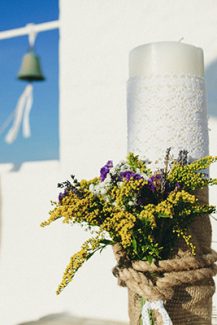 Στολισμος λαμπαδας με ανθη και δαντελα