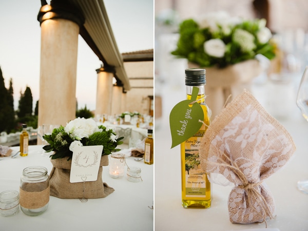 Μπουκαλι με ελαιολαδο: πρωτοτυπο δωρο καλεσμενων για destination γαμο