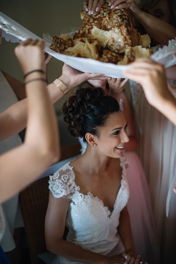 Elegant χτενισμα νυφης