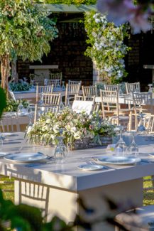 Δεξιωση γαμου με λουλουδια