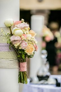 Διακοσμηση λαμπαδας με τριανταφυλλα