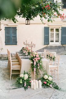 Διακοσμηση νυφικου τραπεζιου Διακοσμηση νυφικου τραπεζιου