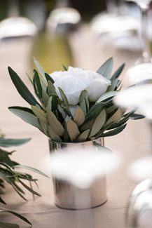 Στολισμος τραπεζιου με φυλλα ελιας Στολισμος τραπεζιου με φυλλα ελιας