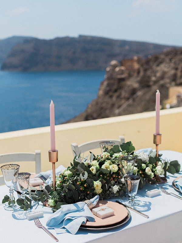 Rose gold στολισμος τραπεζιου