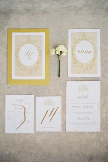 Χρυσα προσκλητηρια γαμου