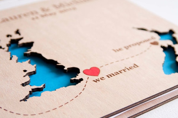 Ξυλινο βιβλιο ευχων