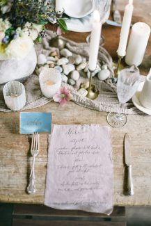 Ρομαντικη διακοσμηση με βοτσαλα