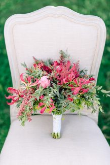 Κόκκινη νυφική ανθοδέσμη