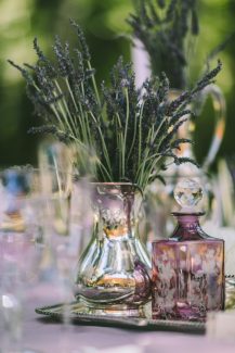 Elegant διακοσμηση γαμου με λεβαντα Elegant διακοσμηση γαμου με λεβαντα