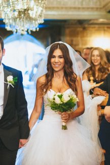 Λευκή νυφική ανθοδέσμη Λευκή νυφική ανθοδέσμη