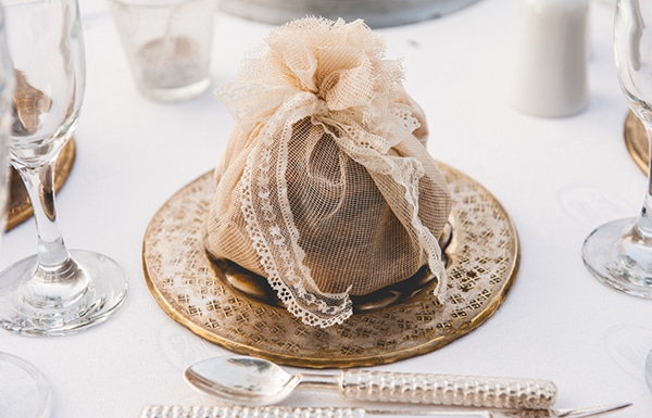 Μπομπονιερα γαμου απο λινατσα