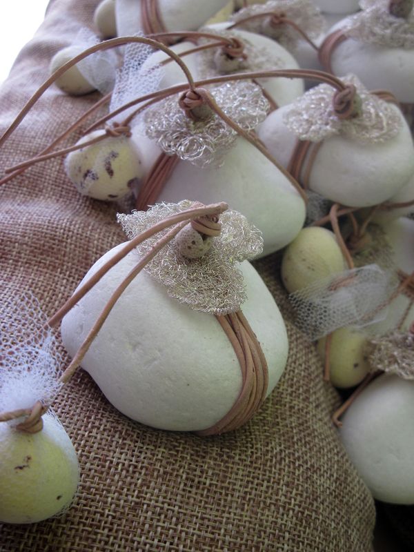 Artistic και μοντερνα μπομπονιερα γαμου