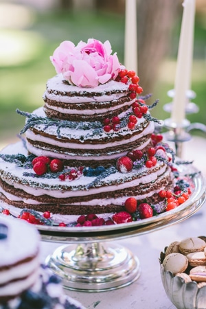 Naked cakes for wedding cakes