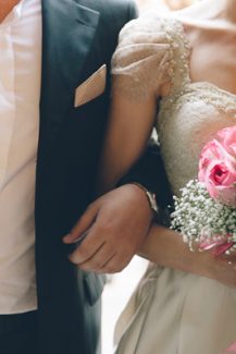 Μπουκέτο γάμου με τριαντάφυλλα Μπουκέτο γάμου με τριαντάφυλλα