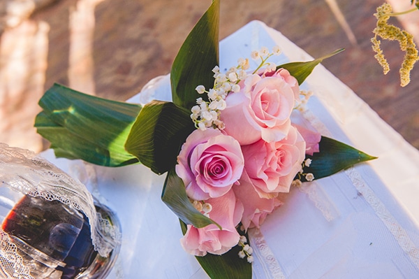 Νυφική ανθοδέσμη με τριαντάφυλλα