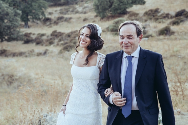 Νυφικο χτενισμα με μαλλια στο πλαι