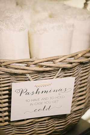 Πασμινες για τις καλεσμενες στο γαμο σας Πασμινες για τις καλεσμενες στο γαμο σας