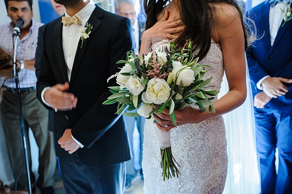 Νυφικό μπουκέτο με παιώνιες και λεβάντα