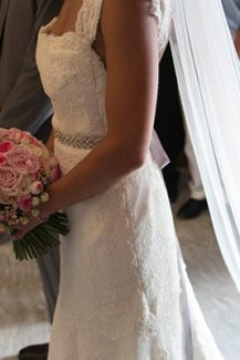 Νυφική ανθοδέσμη με ροζ τριαντάφυλλα Νυφική ανθοδέσμη με ροζ τριαντάφυλλα