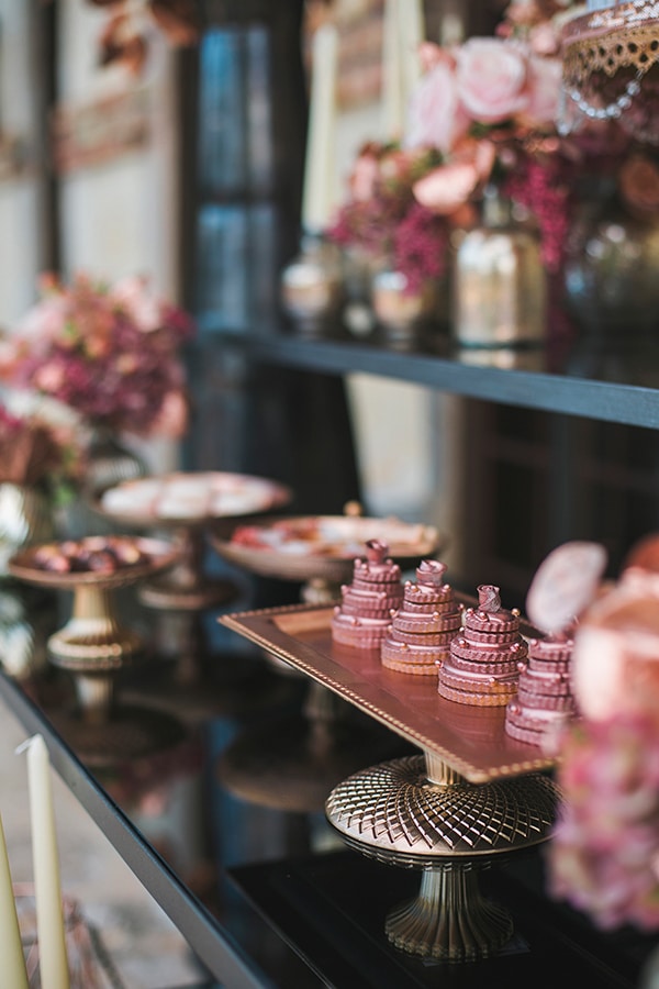 Rose gold wedding decoration