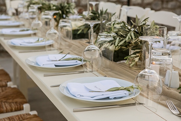 Στολισμος τραπεζιου δεξιωσης