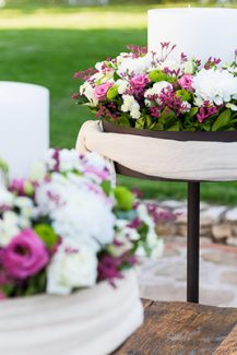 Στολισμος γαμου με αγριολουλουδα