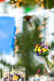 Πολυχρωμος στολισμος γαμου Πολυχρωμος στολισμος γαμου