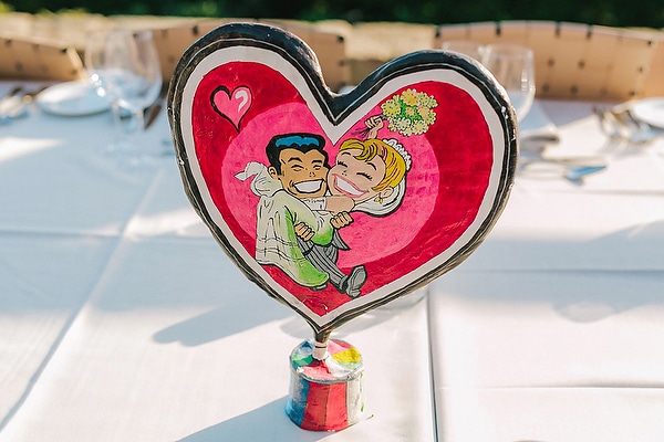 Πρωτοτυπη διακοσμηση τραπεζιων