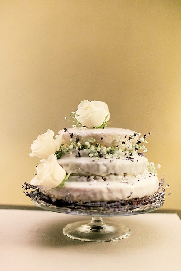 Τουρτα γαμου με λεβαντα