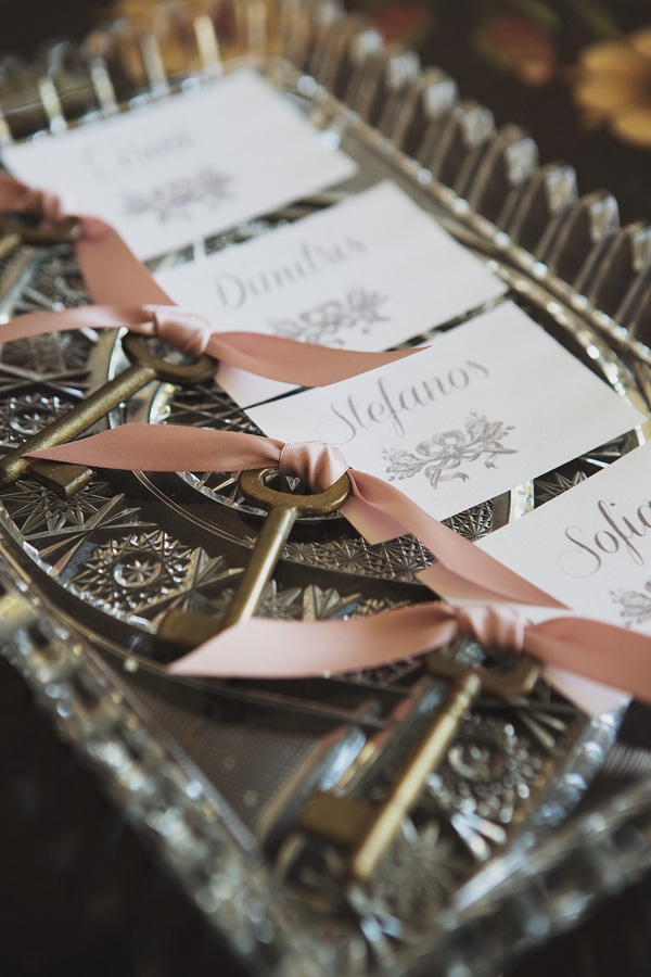 Escort cards with keys Escort cards with keys