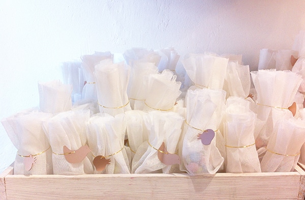 Μπομπονιερες γαμου με απαλα χρωματα