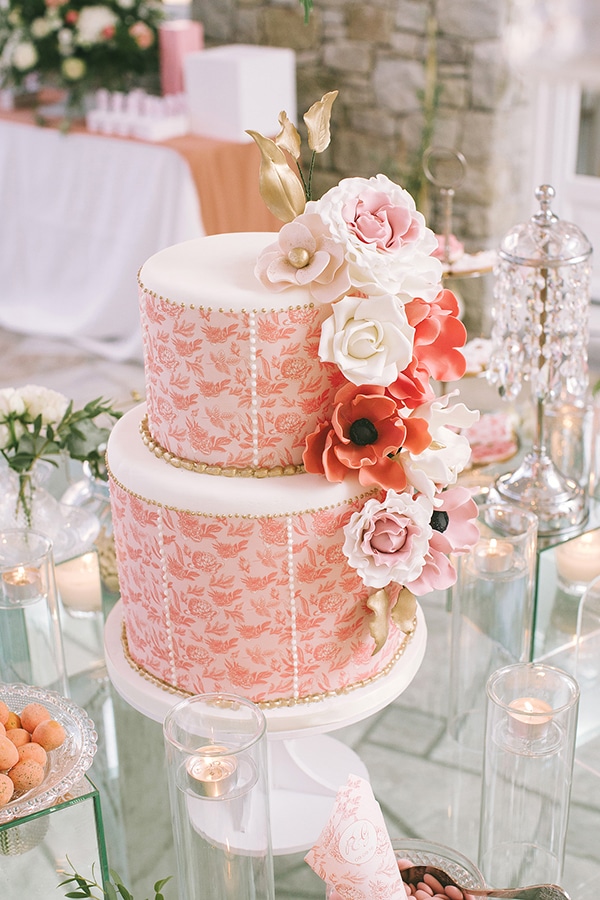 Τουρτα γαμου με sugar flowers