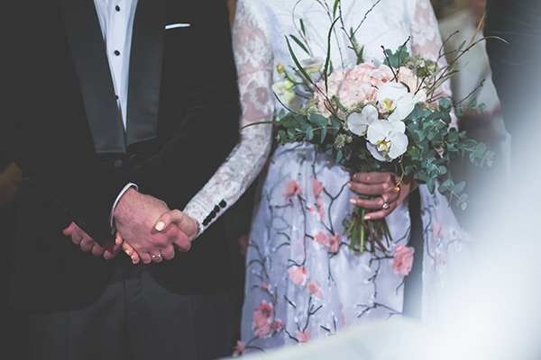 Chic νυφική ανθοδέσμη με ροζ παστελ ορτανσία